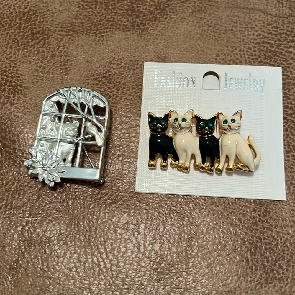Set of 2 Cat pins